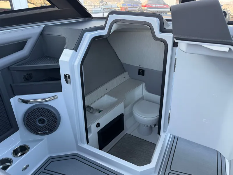 Slide: The Image of Cobalt R8 Surf 2026 - 35