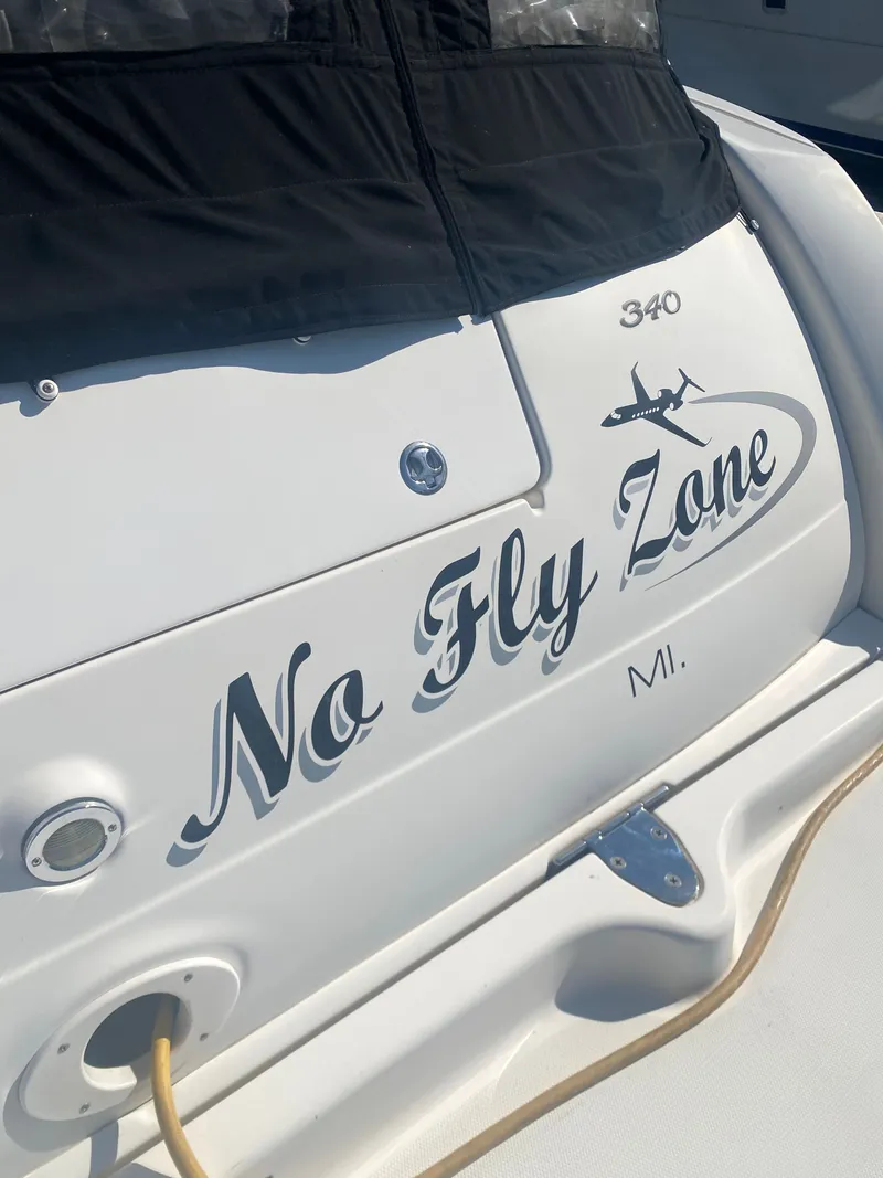 Slide: The Image of Sea Ray 340 Sundancer 2003 - 11