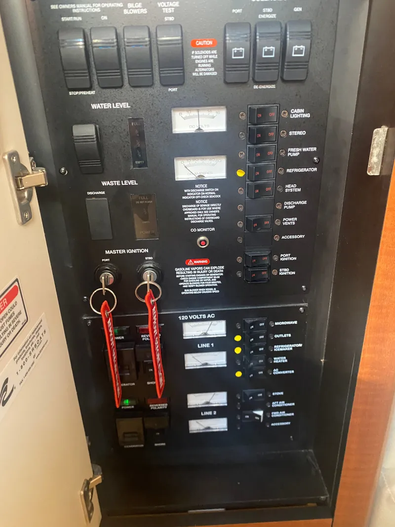 Slide: The Image of Sea Ray 340 Sundancer 2003 - 25