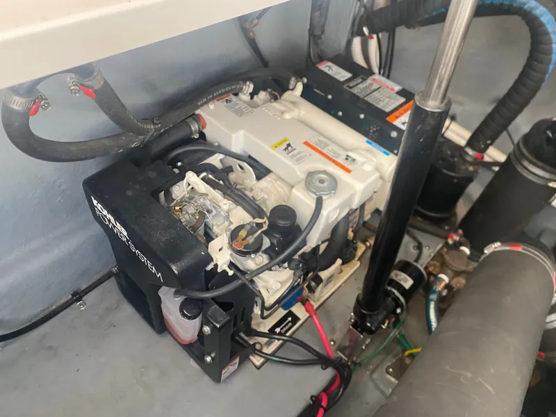 Slide: The Image of Sea Ray 340 Sundancer 2003 - 39