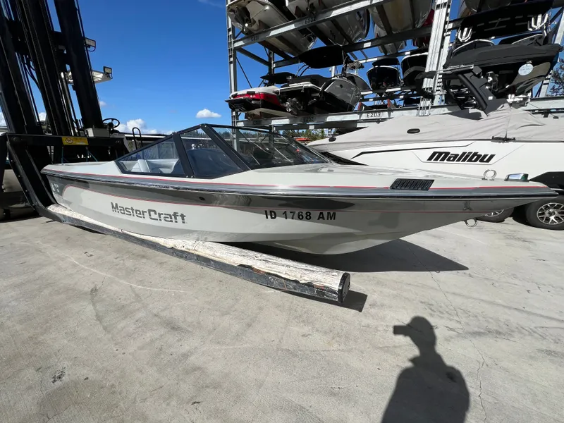 The Image of MasterCraft 190 Prostar 1988 - 1