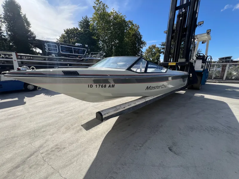 Slide: The Image of MasterCraft 190 Prostar 1988 - 8