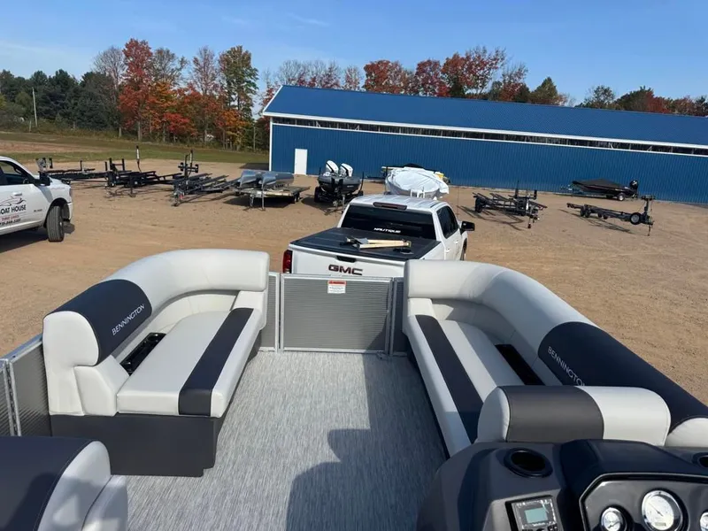 Slide: The Image of Bennington 20SL-Snap 2026 - 6