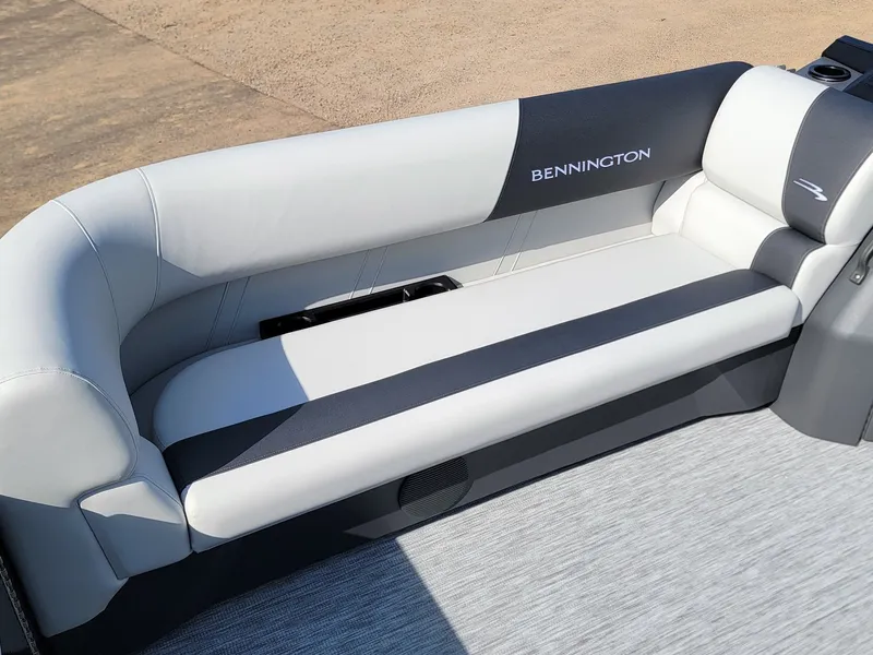 Slide: The Image of Bennington 20SL-Snap 2026 - 7