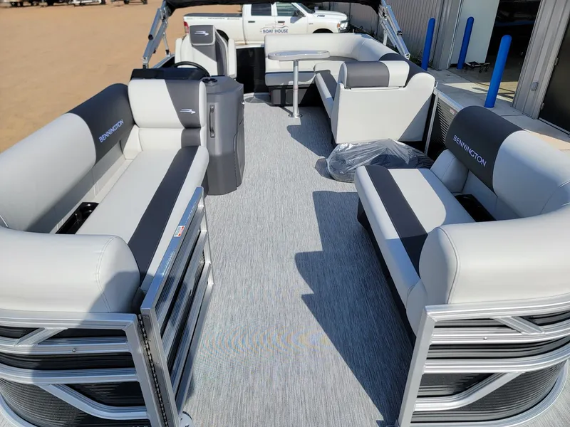 Slide: The Image of Bennington 20SL-Snap 2026 - 9