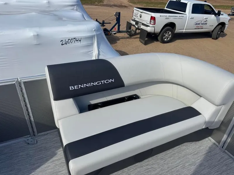 Slide: The Image of Bennington 20SLS-Snap 2026 - 8