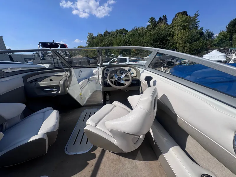 Slide: The Image of Crownline Boats 18 SS 2014 - 14