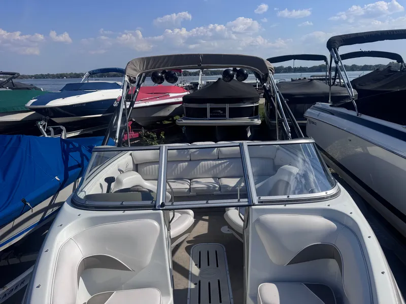 Slide: The Image of Crownline Boats 18 SS 2014 - 6