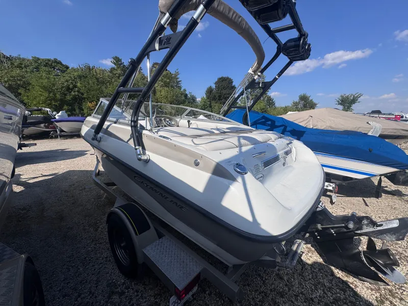 Slide: The Image of Crownline Boats 18 SS 2014 - 7