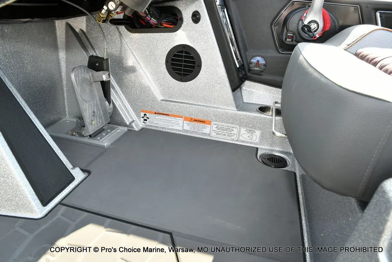 Slide: The Image of Ranger Z521R Dual Console 2026 - 46