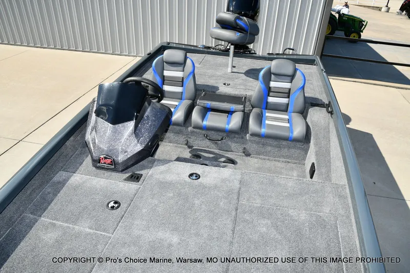 Slide: The Image of Ranger RT198P Cup Garmin Livescope Equipped 2026 - 15