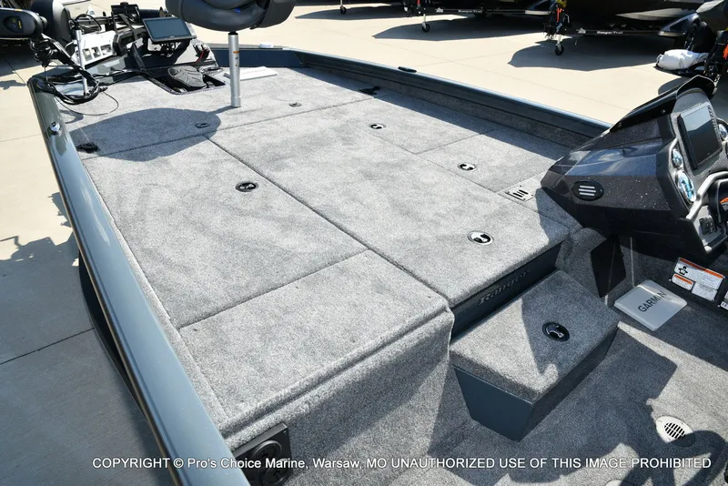 Slide: The Image of Ranger RT198P Cup Garmin Livescope Equipped 2026 - 16