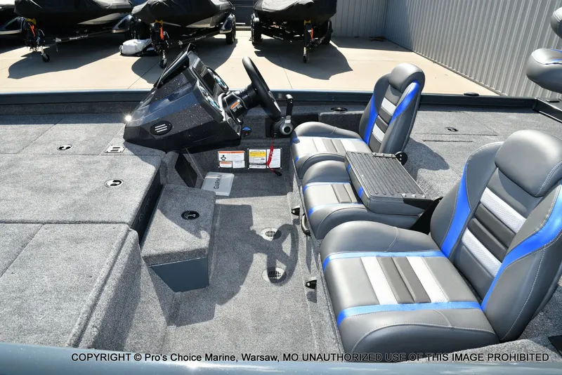 Slide: The Image of Ranger RT198P Cup Garmin Livescope Equipped 2026 - 17