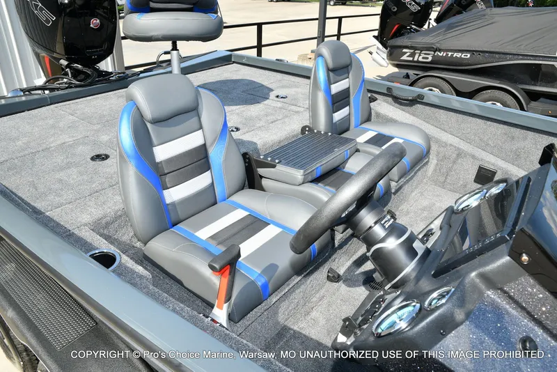 Slide: The Image of Ranger RT198P Cup Garmin Livescope Equipped 2026 - 33