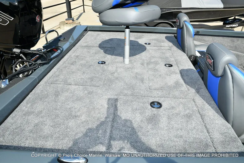 Slide: The Image of Ranger RT198P Cup Garmin Livescope Equipped 2026 - 34