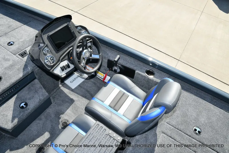 Slide: The Image of Ranger RT198P Cup Garmin Livescope Equipped 2026 - 40