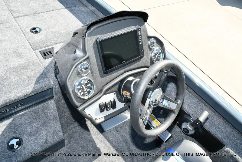 Slide: The Image of Ranger RT198P Cup Garmin Livescope Equipped 2026 - 41