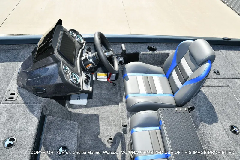 Slide: The Image of Ranger RT198P Cup Garmin Livescope Equipped 2026 - 42