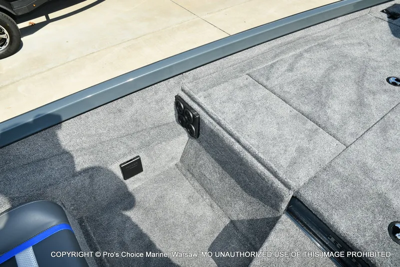 Slide: The Image of Ranger RT198P Cup Garmin Livescope Equipped 2026 - 45