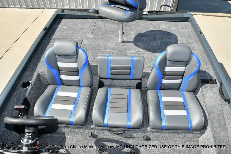 Slide: The Image of Ranger RT198P Cup Garmin Livescope Equipped 2026 - 50