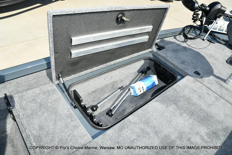 Slide: The Image of Ranger RT198P Cup Garmin Livescope Equipped 2026 - 55