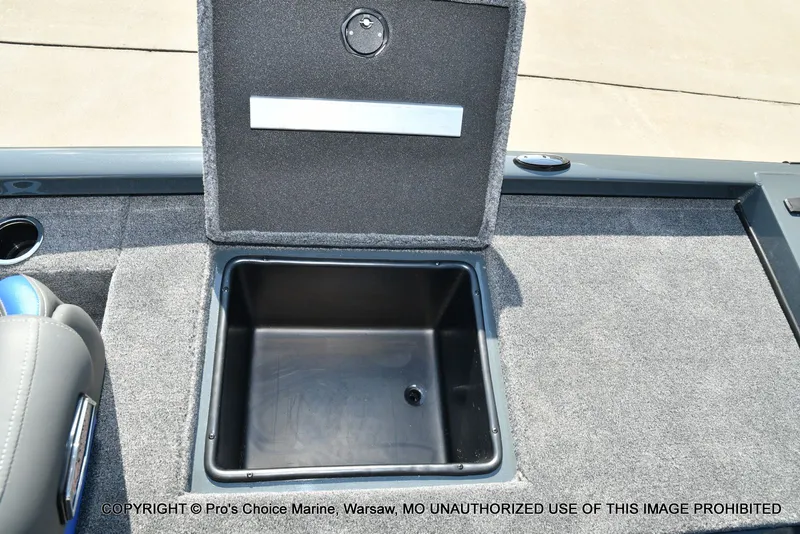 Slide: The Image of Ranger RT198P Cup Garmin Livescope Equipped 2026 - 64