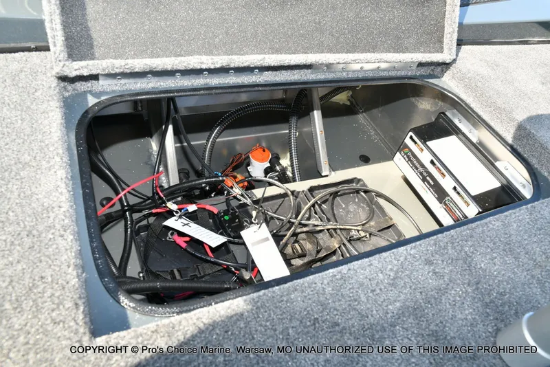 Slide: The Image of Ranger RT198P Cup Garmin Livescope Equipped 2026 - 67