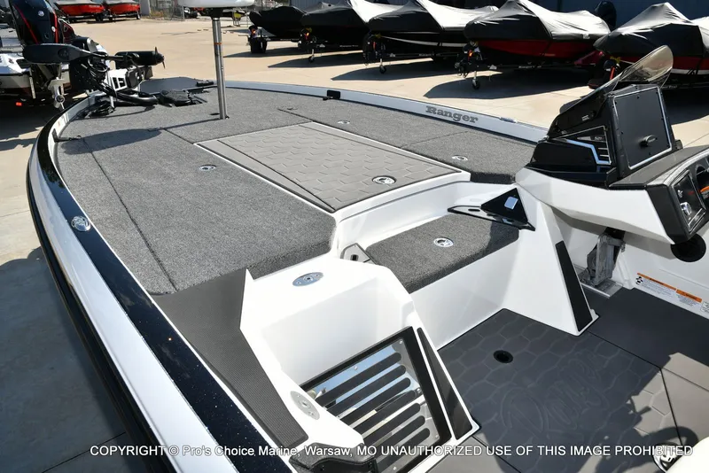 Slide: The Image of Ranger Z521R w/250Hp Pro-XS 2026 - 17