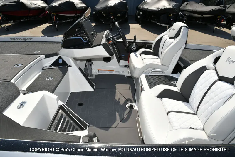 Slide: The Image of Ranger Z521R w/250Hp Pro-XS 2026 - 18