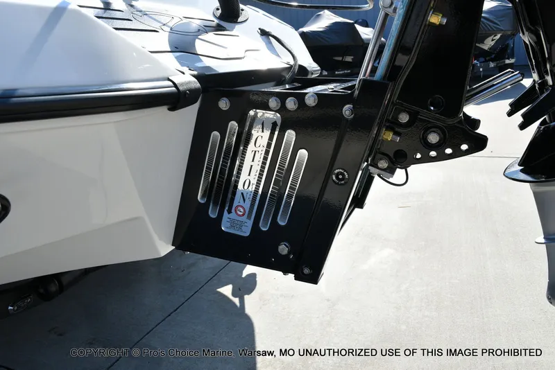 Slide: The Image of Ranger Z521R w/250Hp Pro-XS 2026 - 26