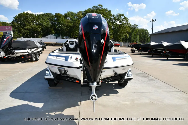 Slide: The Image of Ranger Z521R w/250Hp Pro-XS 2026 - 27