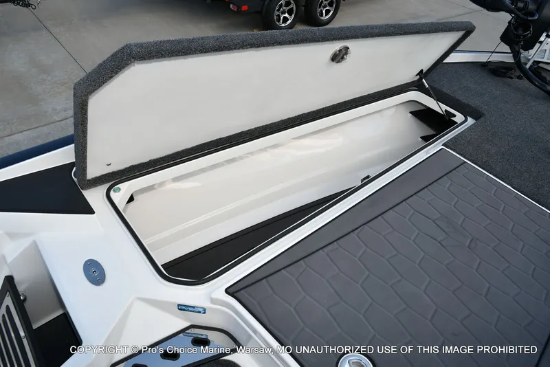 Slide: The Image of Ranger Z521R w/250Hp Pro-XS 2026 - 60