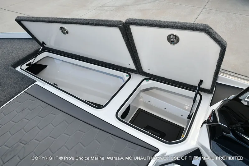 Slide: The Image of Ranger Z521R w/250Hp Pro-XS 2026 - 62