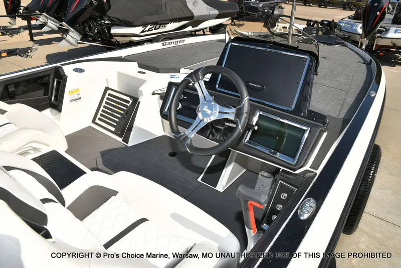 Slide: The Image of Ranger Z521R w/250Hp Pro-XS 2026 - 7