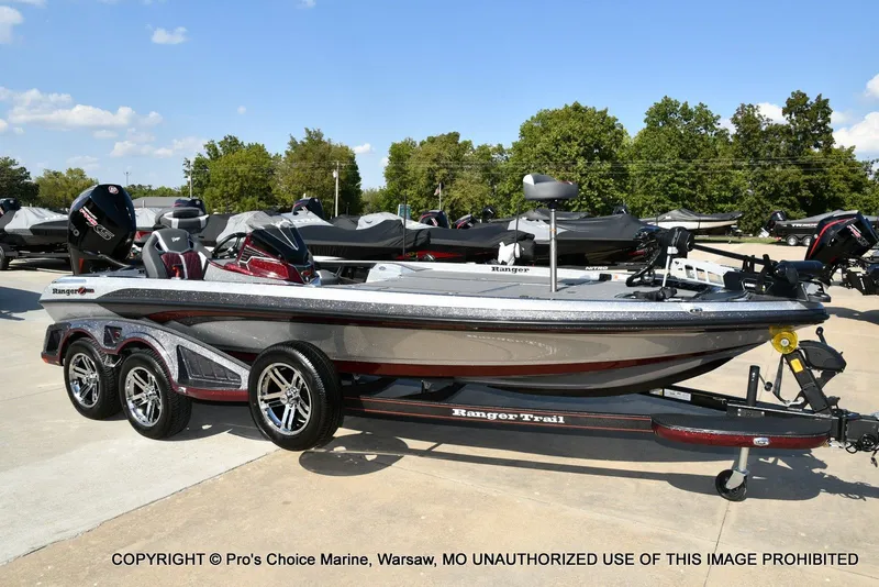 The Image of Ranger Z521R Traction Mat Interior 2026 - 1