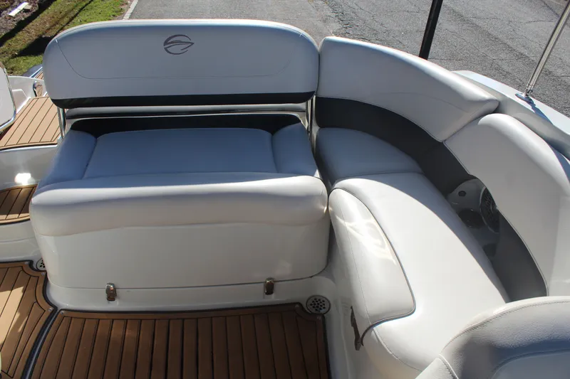 Slide: The Image of Crownline Boats Eclipse E2 2016 - 12