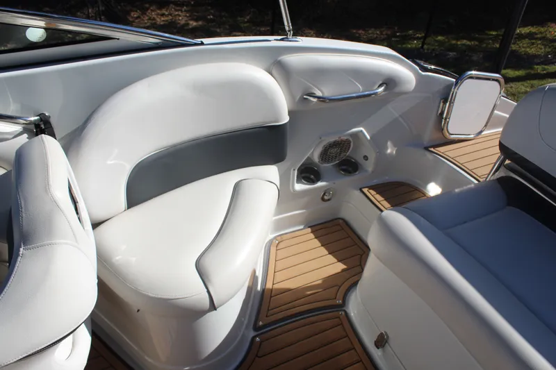 Slide: The Image of Crownline Boats Eclipse E2 2016 - 14
