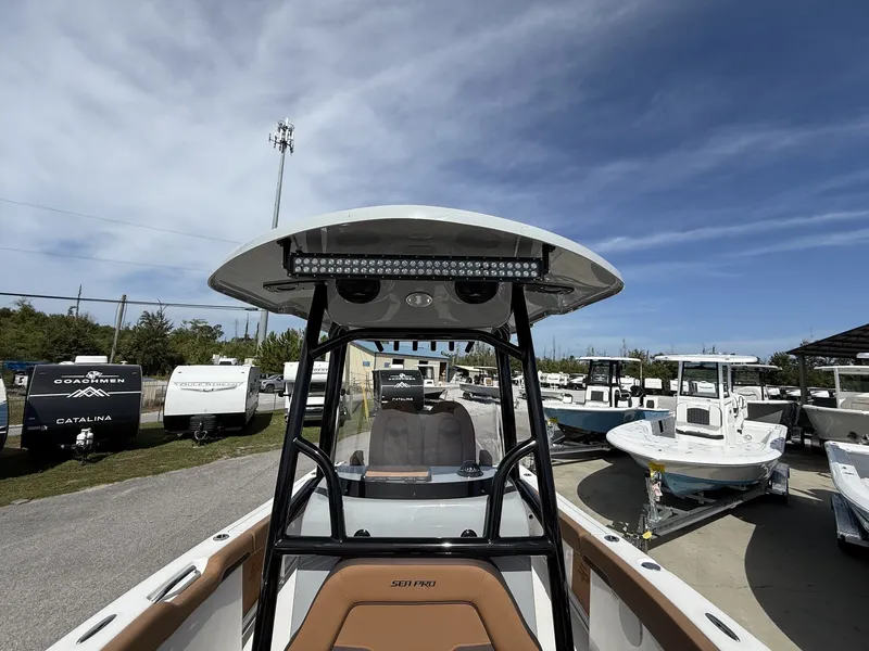 Slide: The Image of Sea Pro 222 Center Console 2026 - 10