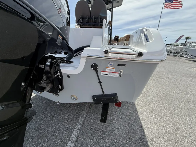 Slide: The Image of Sea Pro 222 Center Console 2026 - 4