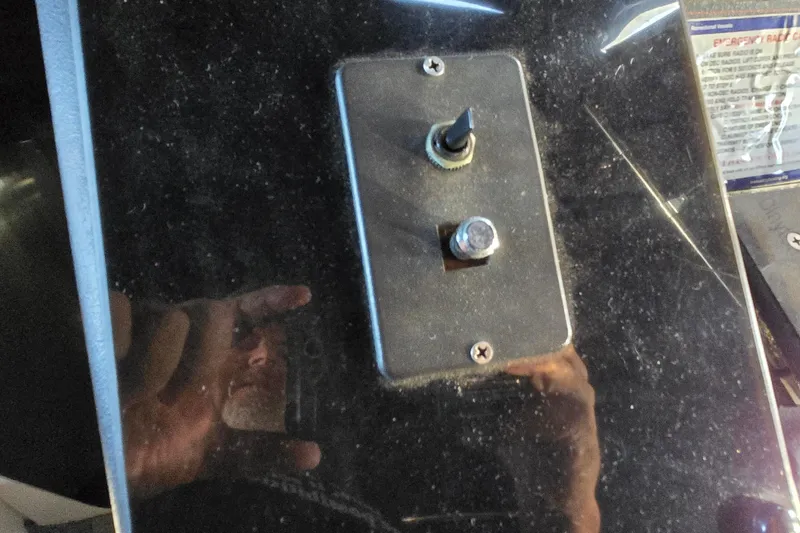 Slide: The Image of Hour meter on 1988 Bayliner 3450 Avanti showing 44.1 total hours. - 35