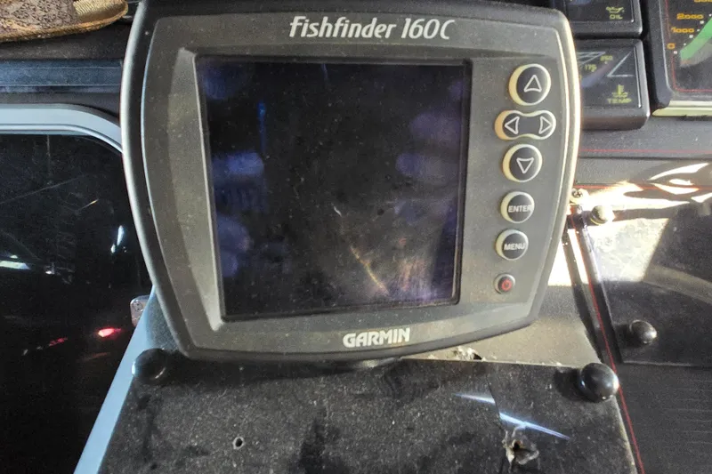 Slide: The Image of Control panel with switch on 1988 Bayliner 3450 Avanti boat. - 37