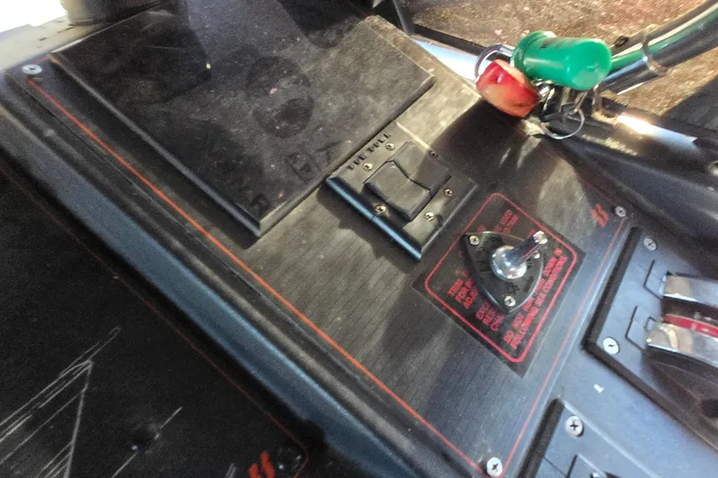 Slide: The Image of 1988 Bayliner 3450 Avanti boat radio equipment on dashboard. - 40