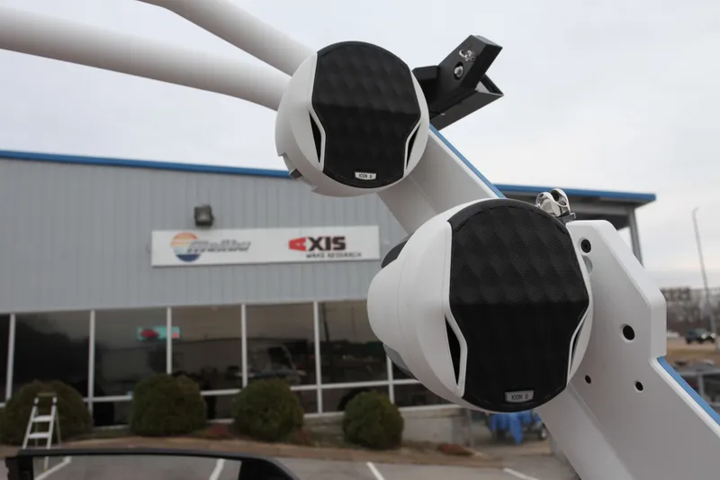 Slide: The Image of Malibu Wakesetter 23 LSV 2026 - 9