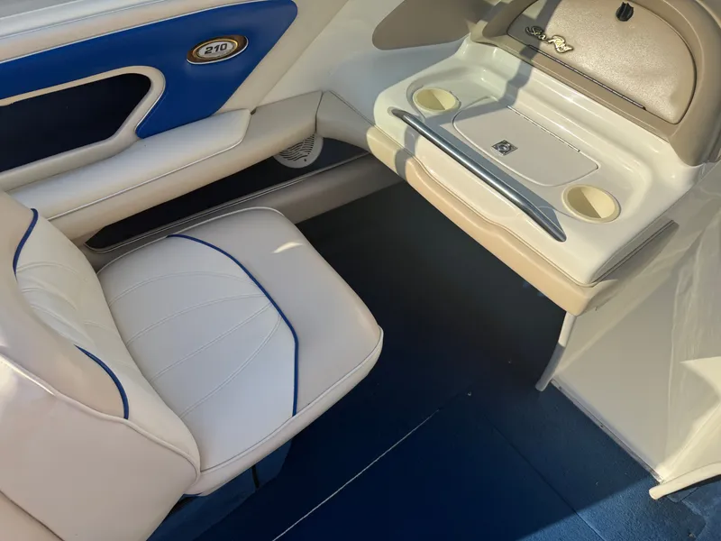 Slide: The Image of Sea Ray 210 1997 - 4