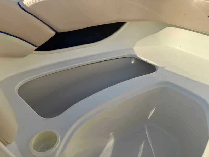 Slide: The Image of Sea Ray 210 1997 - 9