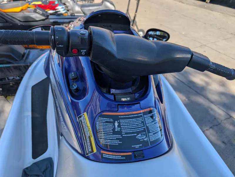 Slide: The Image of Yamaha WaveRunner XLT 1200 2002 - 11