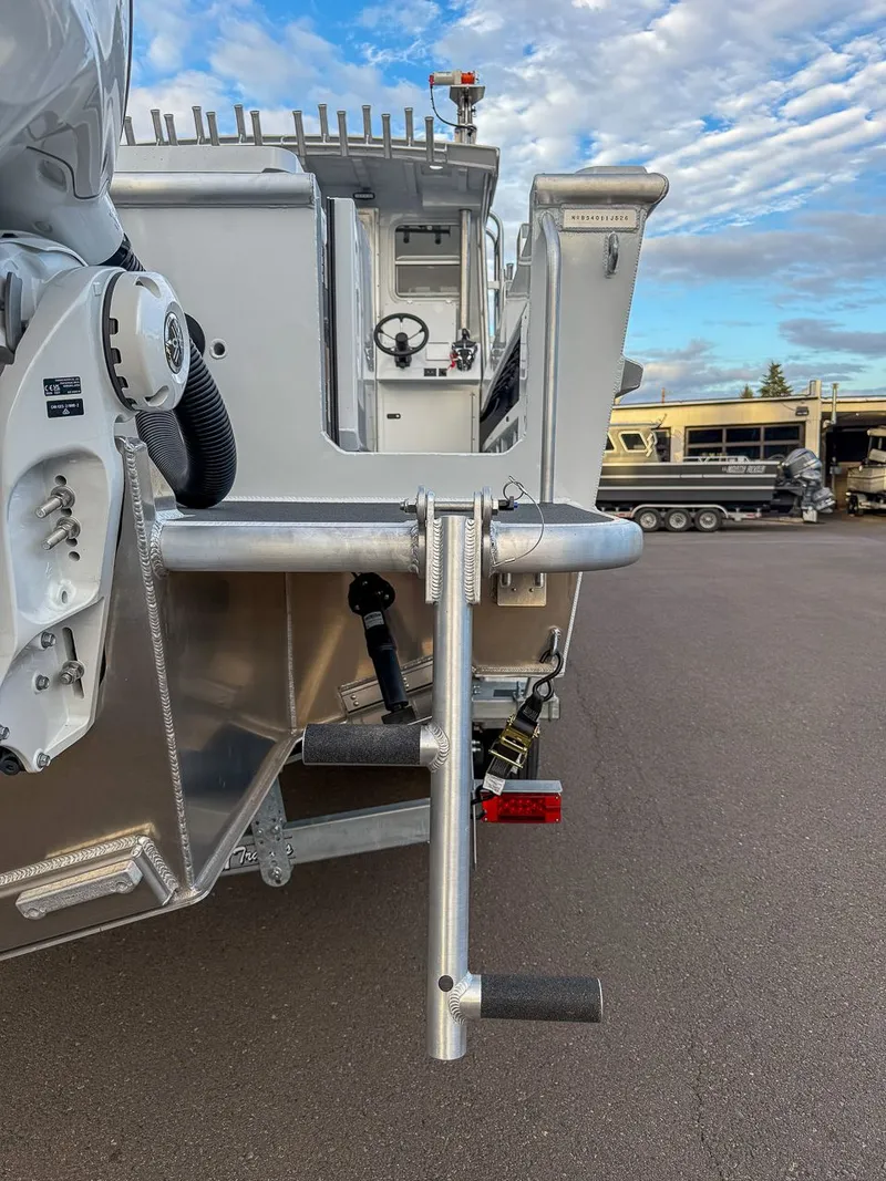 Slide: The Image of North River 3400 EXL Endurance 2026 - 26