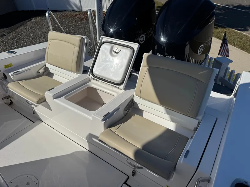 Slide: The Image of Everglades 273 Center Console 2019 - 24