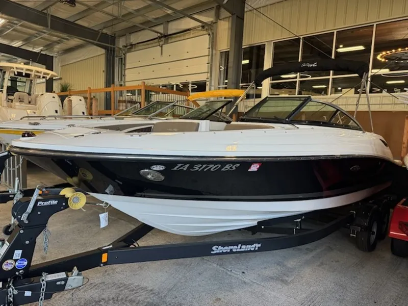 Slide: The Image of Sea Ray SLX 230 2013 - 1