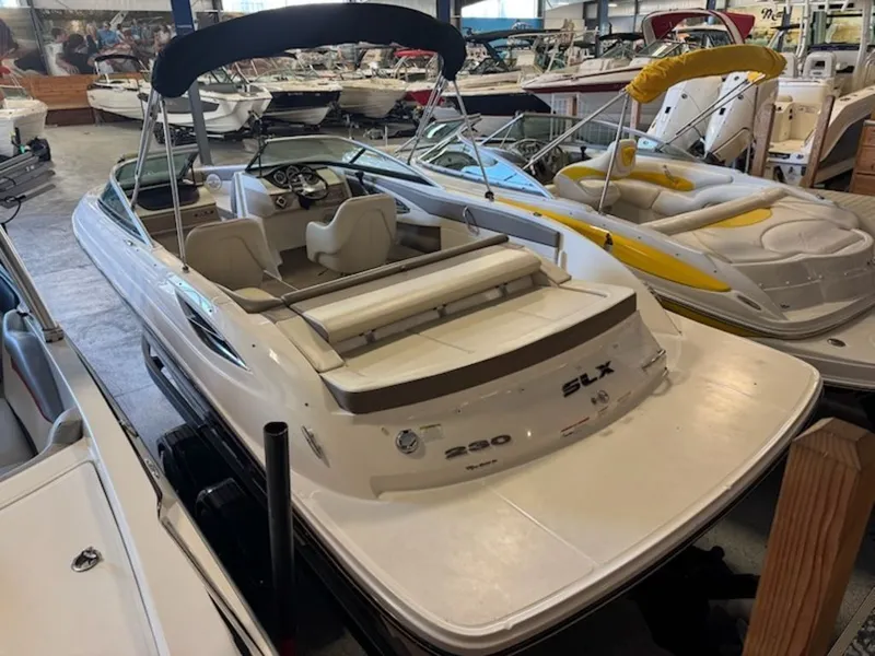 Slide: The Image of Sea Ray SLX 230 2013 - 2